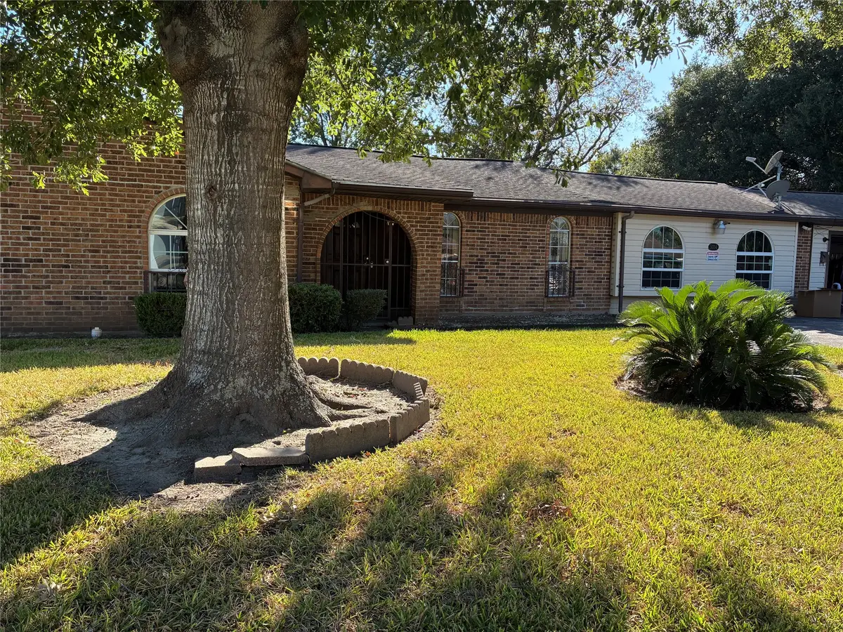 5034 Bricker St, Houston, TX 77033 - #1
