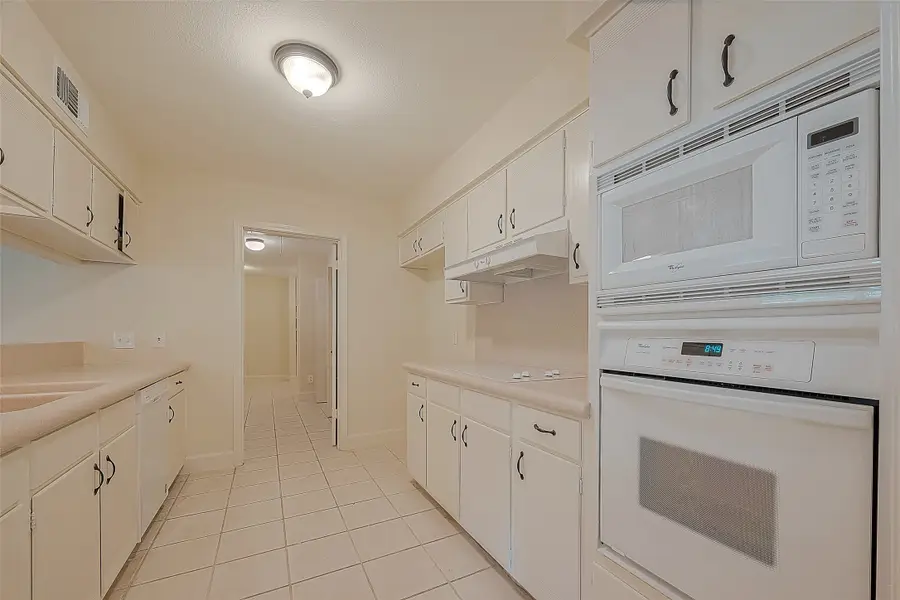 20 Champions Colony E, Houston, TX 77069 - Image #3