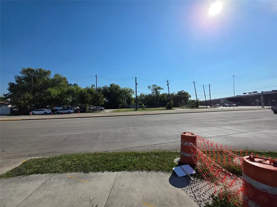 11206 Eastex Freeway, Houston, TX 77093 - Image #2