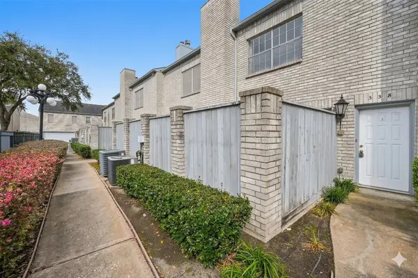 338 Wilcrest Drive #338, Houston, TX 77042