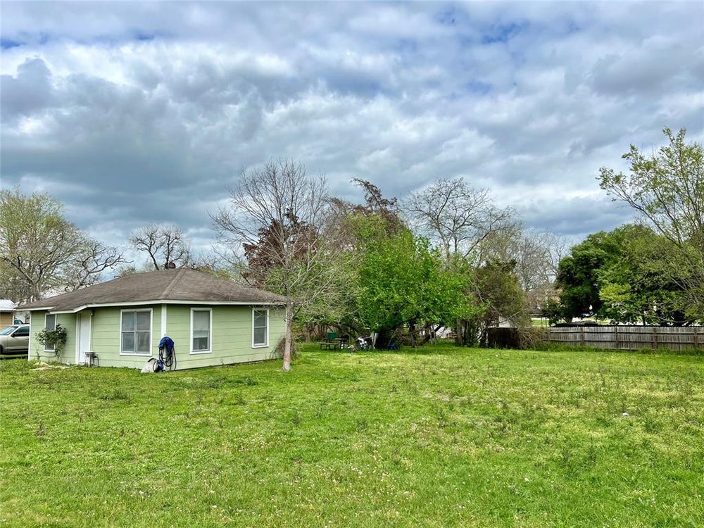 1306 Ewing Street, Brenham, TX 77833 ERA