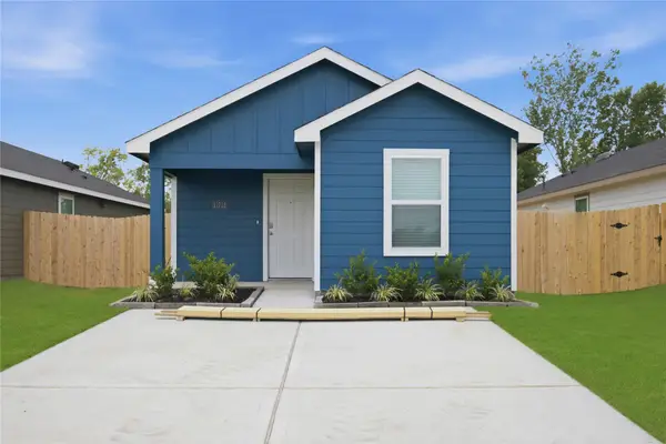 6021 Pineapple Street, Houston, TX 77048