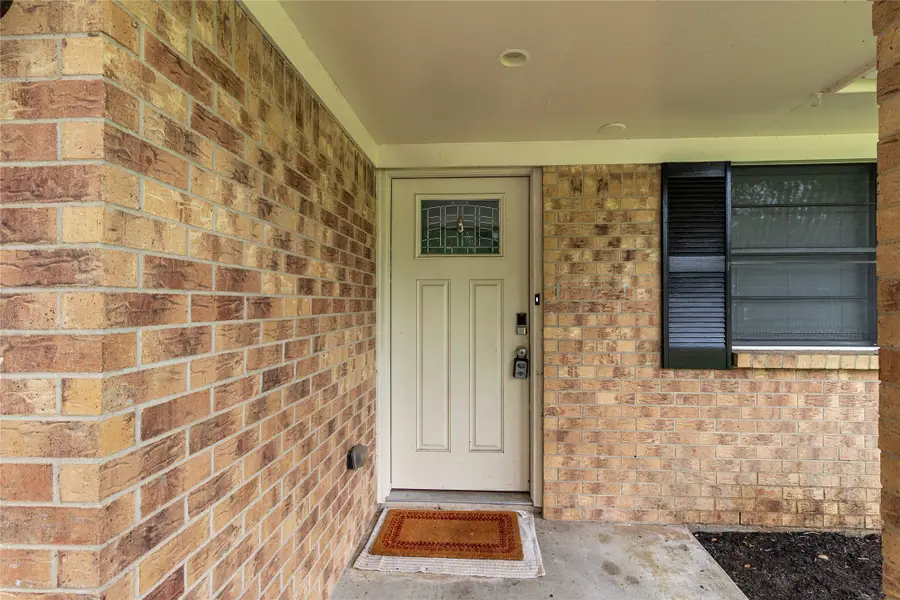 416 E Myrtle Street, Angleton, TX 77515 - #2