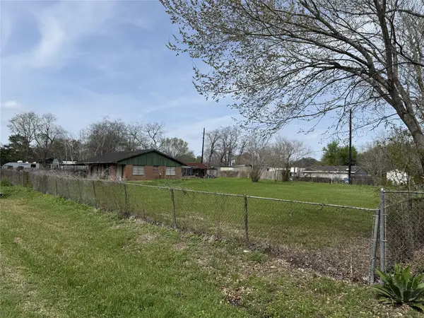 3627 Thistle B Street, Houston, TX 77047