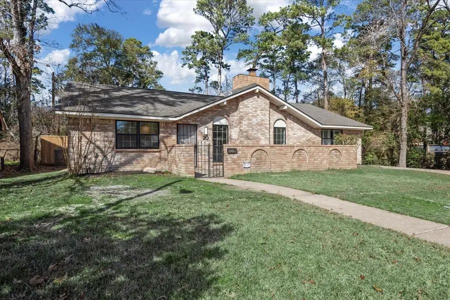 20 Woody Creek Drive, Conroe, TX 77301 - Image #2