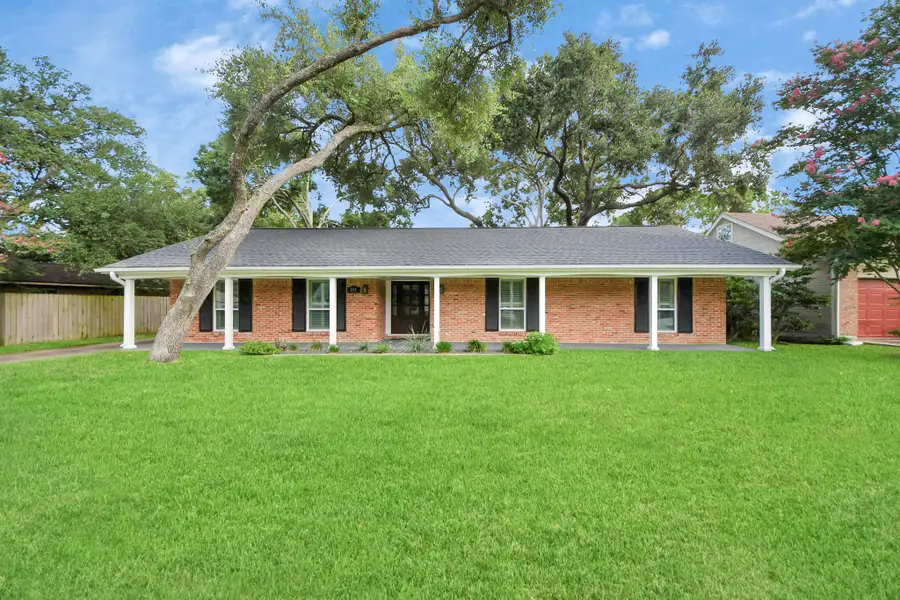 205 Cedar Lane, El Lago, TX 77586 - Image #2