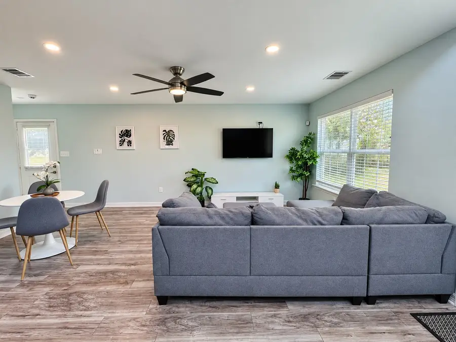 189 W Lakeview, Onalaska, TX 77360 - #2
