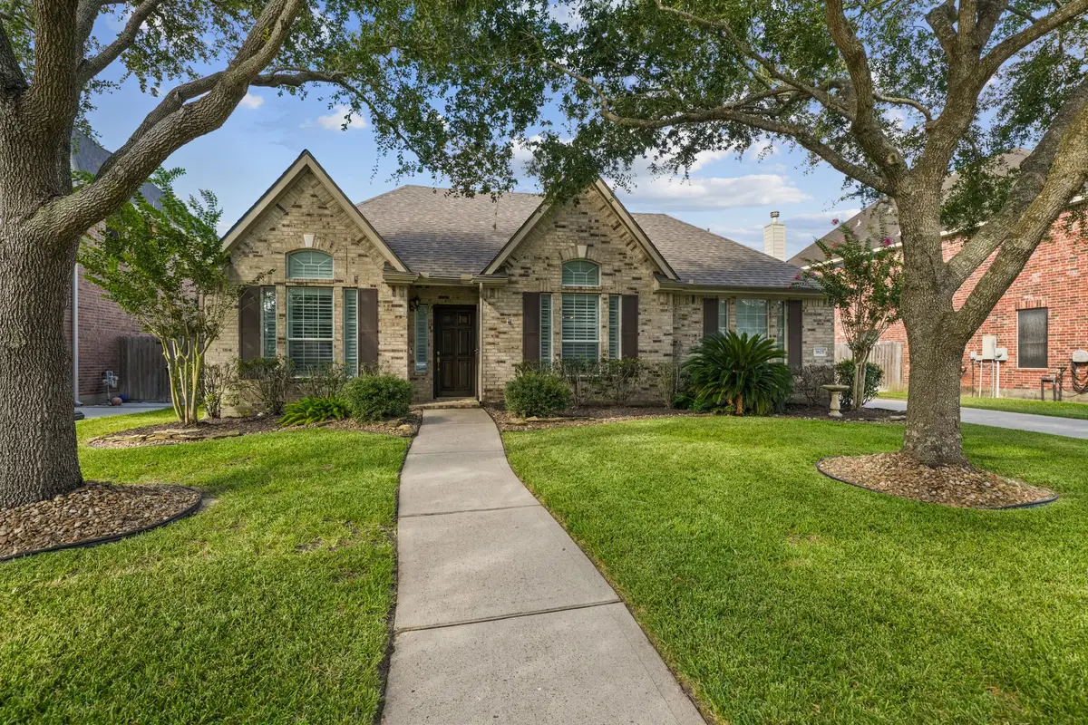3825 Houston Lake Drive, Pearland, TX 77581 - #1