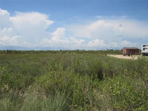 5913 Pelican Street, Sargent, TX 77414