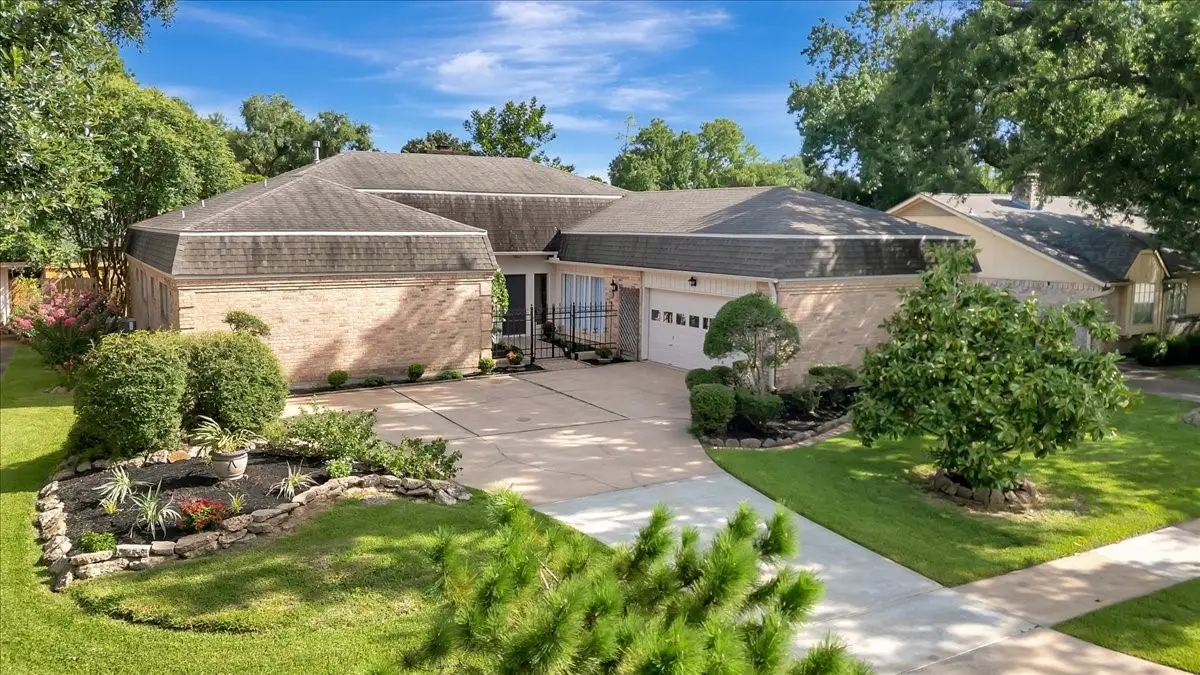 16410 Glenshannon Drive, Houston, TX 77059 - #1
