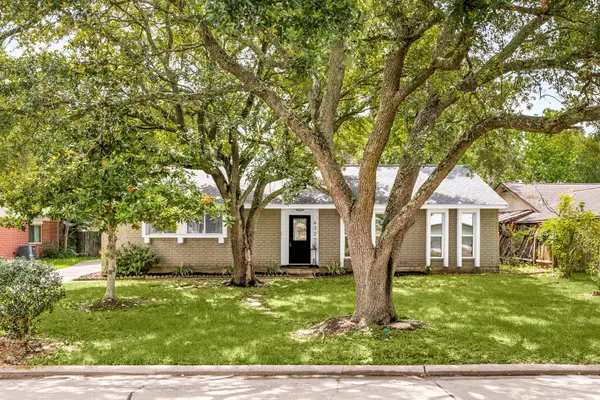 4327 Peridot Lane, Friendswood, TX 77546
