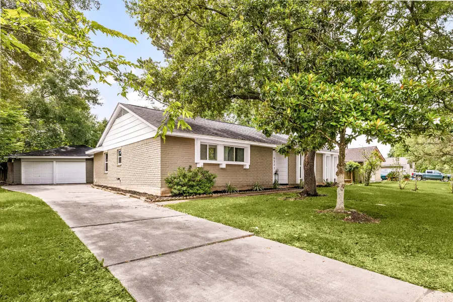 4327 Peridot Lane, Friendswood, TX 77546 - #2
