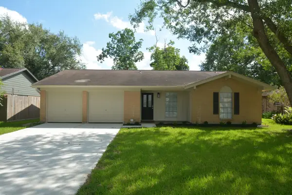 406 Christina Lane, Friendswood, TX 77546