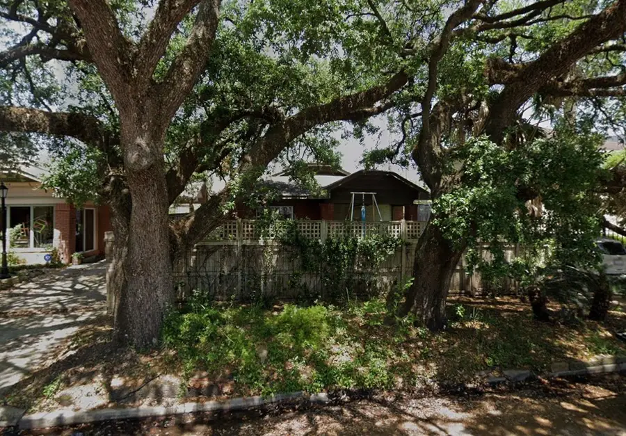 608 Peden Street, Houston, TX 77006 - Image #2