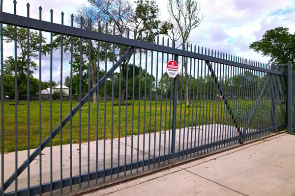 407 Victoria Drive, Houston, TX 77022