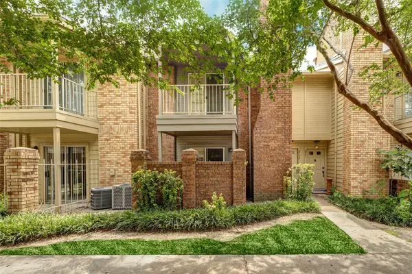 11201 Lynbrook Drive #3702, Houston, TX 77042