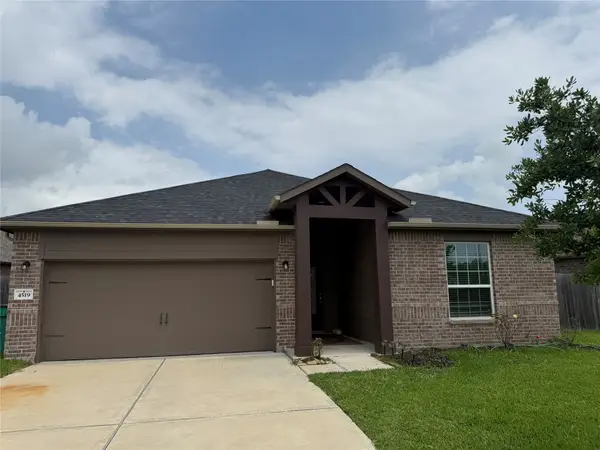 4519 Crescent Lake Circle, Baytown, TX 77521