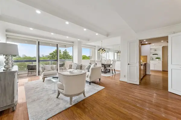 49 Briar Hollow Lane #504, Houston, TX 77027