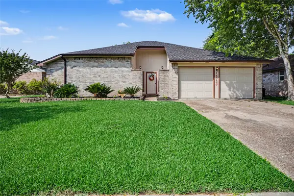 16726 Frigate Drive, Friendswood, TX 77546