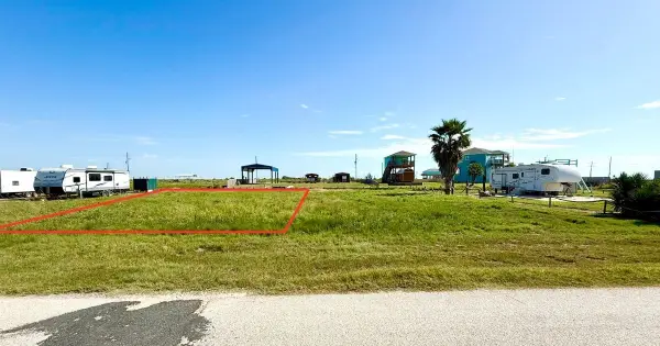 1036 Mabry Street, Gilchrist, TX 77617