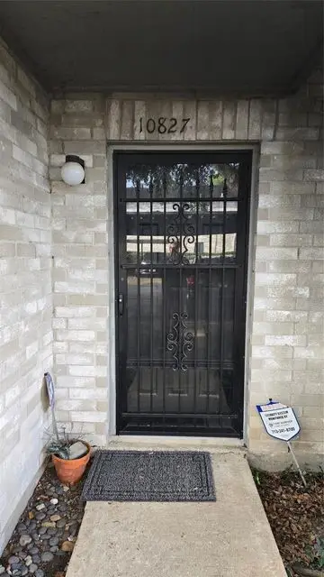 10827 Braes Bend Drive #10827, Houston, TX 77071