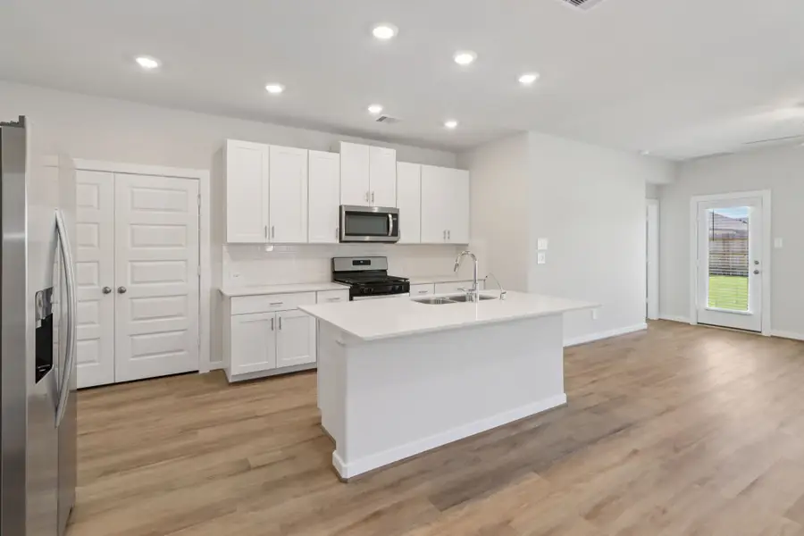 11408 Dark Amethyst Drive, Houston, TX 77048 - Image #3