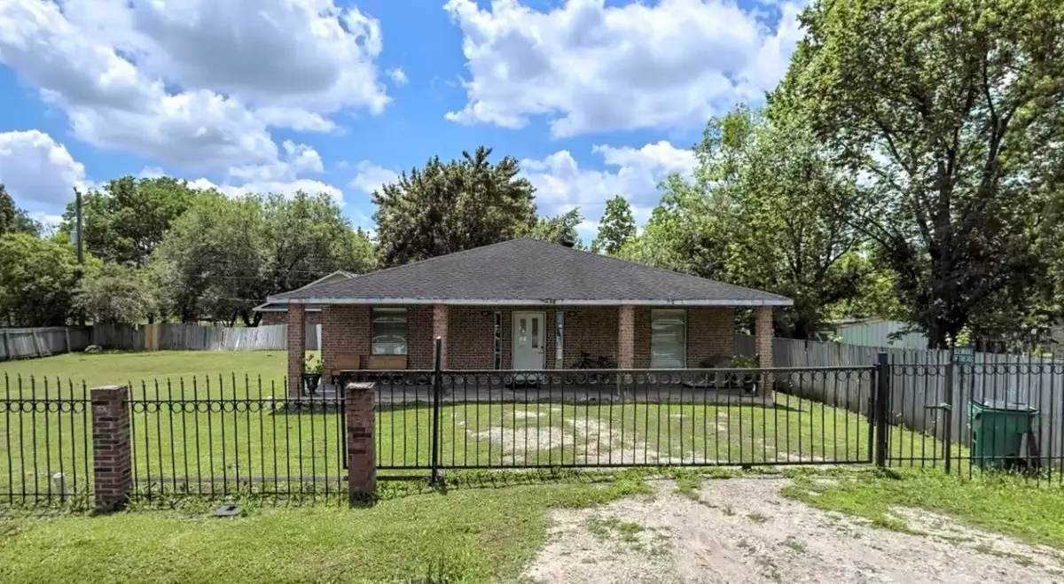 406 Manor Avenue, Arcola, TX 77583 - #1