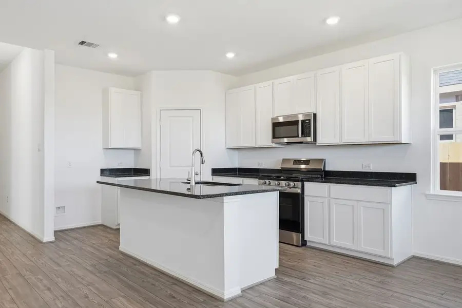 627 Yaupon Holly Drive, Rosenberg, TX 77471 - Image #2