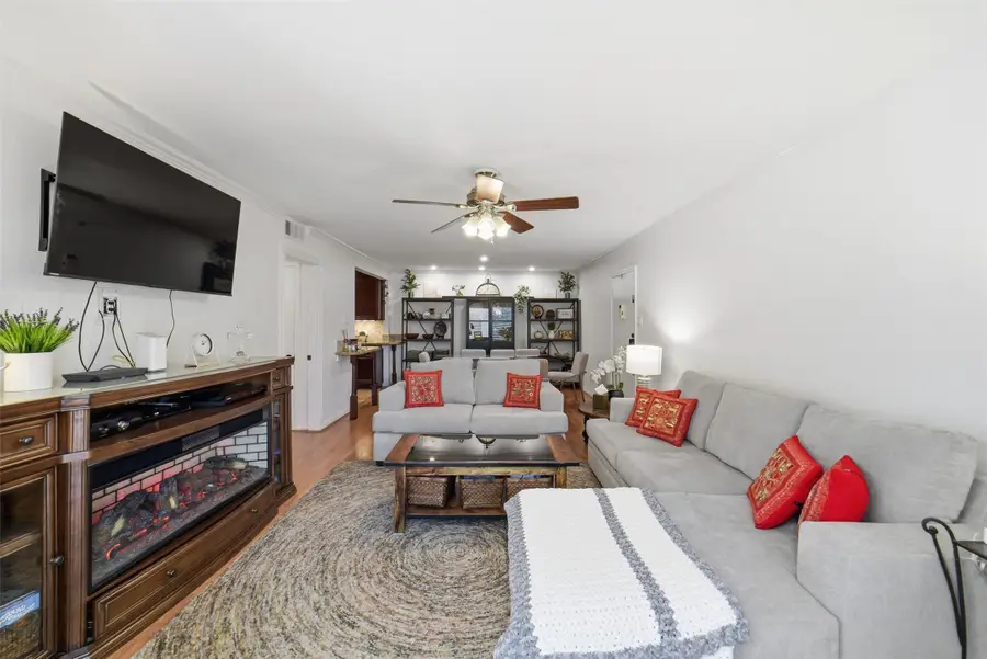 7575 Katy Fwy #89, Houston, TX 77024 - Image #3