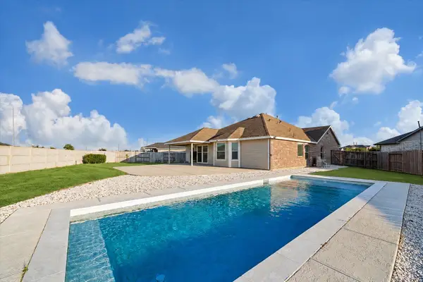 9035 Blue Star Lane, Baytown, TX 77521