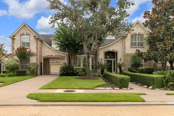 22118 Oakcreek Hollow Lane, Katy, TX 77450