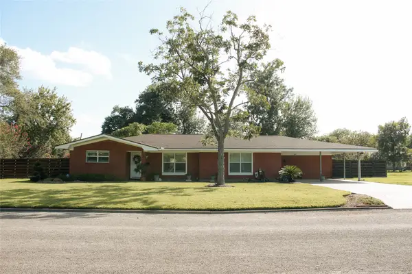 1201 Carey Drive, Sweeny, TX 77480