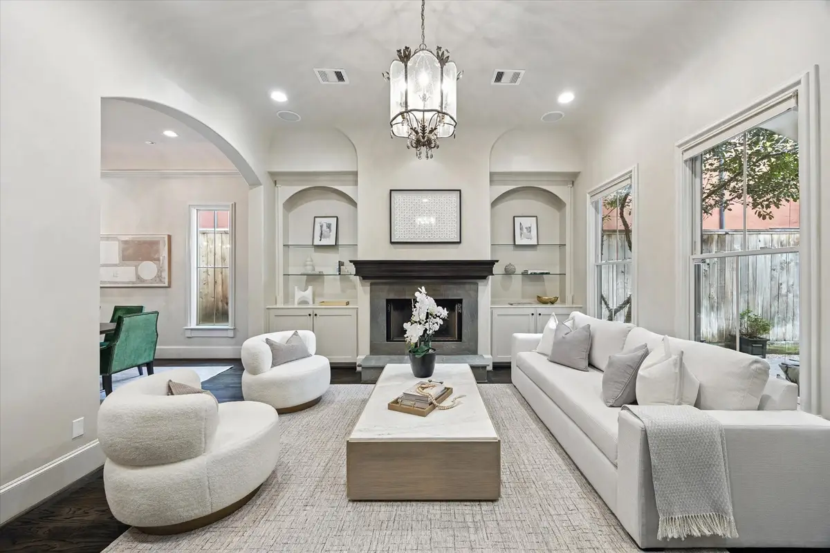 2145 Fairview Avenue, Houston, TX 77019 - Image #1