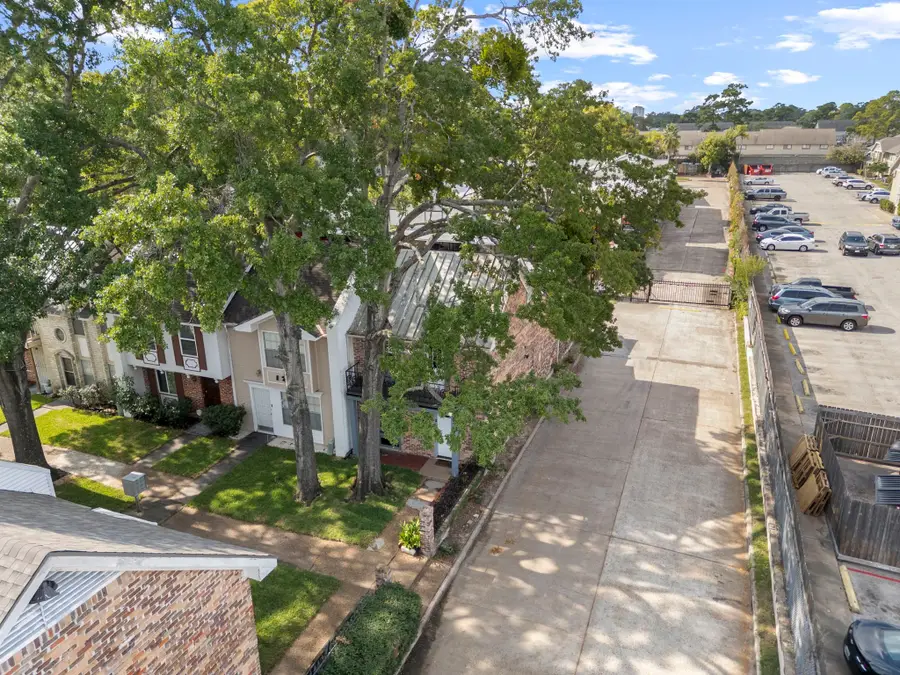 1271 Witte Road #26, Houston, TX 77055 - Image #2