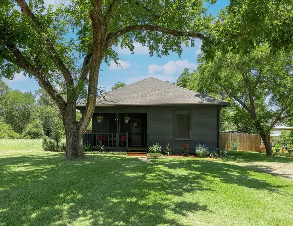 506 N Hill Street, Caldwell, TX 77836