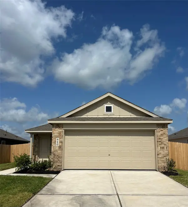 910 Constitution Drive, Bay City, TX 77414