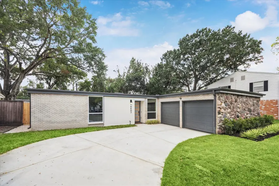 10607 Overbrook Lane, Houston, TX 77042 - Image #2