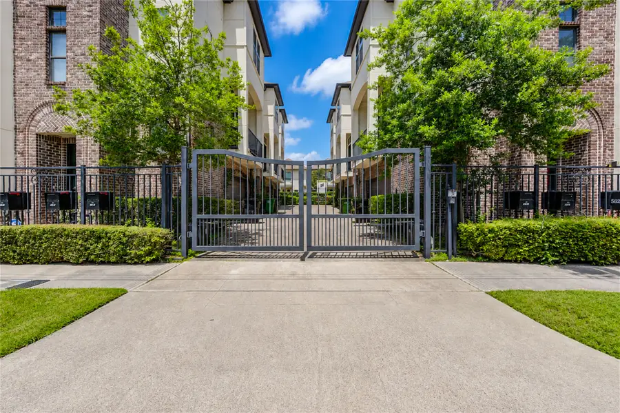 5826 Darling Street, Houston, TX 77007 - #3