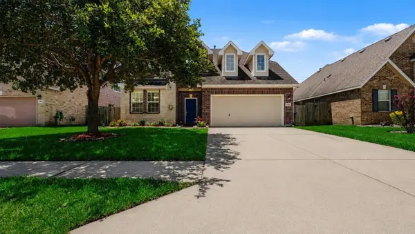 4506 Legends Bay Drive, Baytown, TX 77523