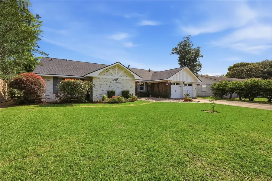 6155 Westgate Dr, Beaumont, TX 77706 - #2