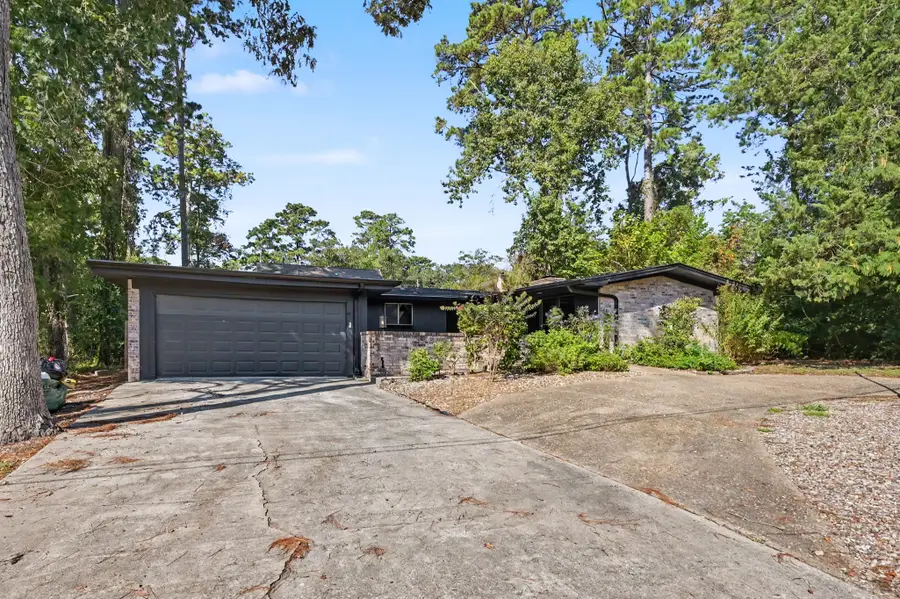8 Hanover Lane, Panorama Village, TX 77304 - #3