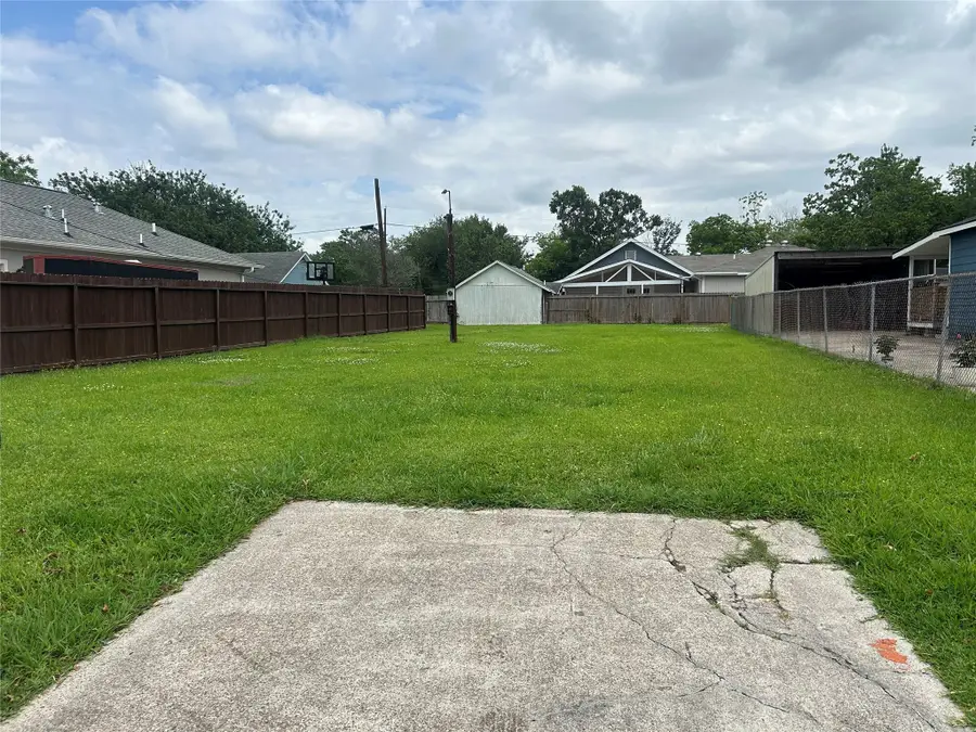 1400 Oak Street, Baytown, TX 77520 - #2