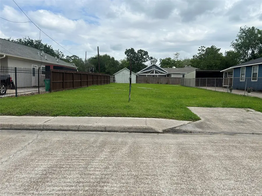 1400 Oak Street, Baytown, TX 77520 - #3