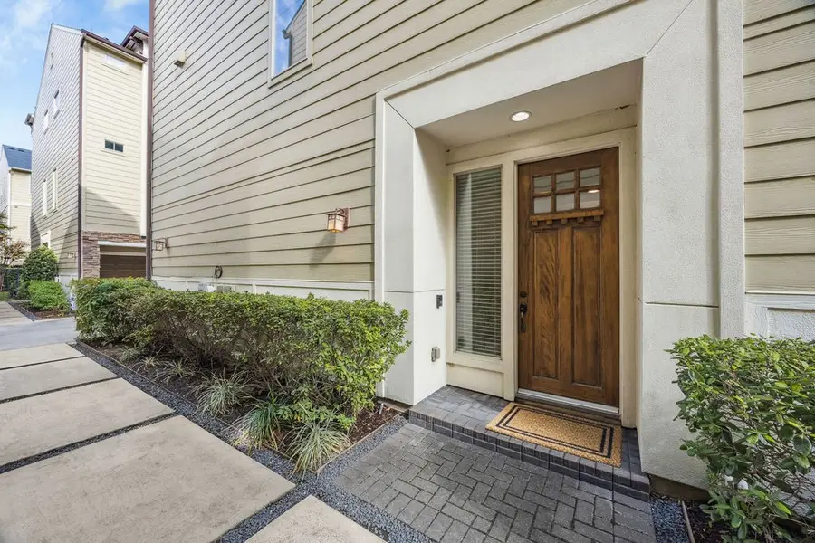 2415 Beall Street, Houston, TX 77008 - Image #2