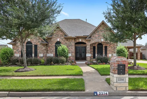 2214 W Lonesome Dove Drive, Deer Park, TX 77536