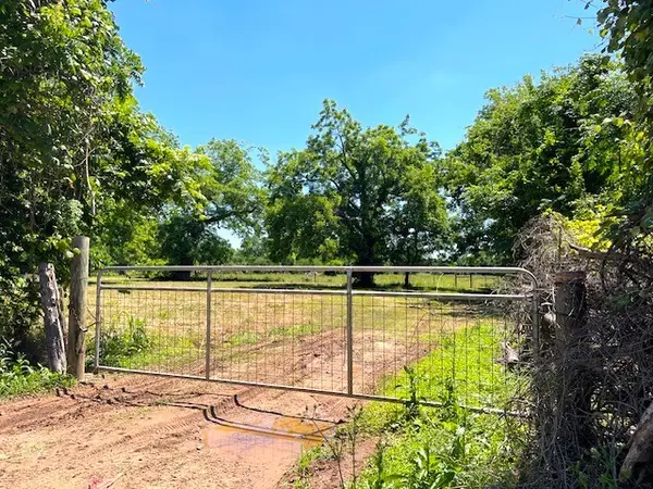 2125 Peach Ridge Road, Brookshire, TX 77423