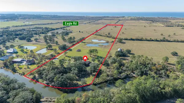 6641 S Eagle Road, Anahuac, TX 77514