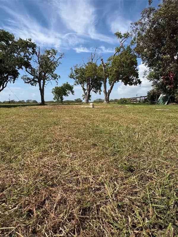 144 Seagull Road, Sargent, TX 77414