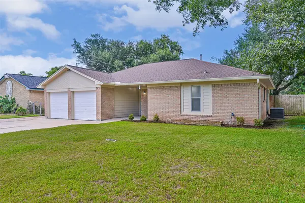 117 Dallas Street, Angleton, TX 77515