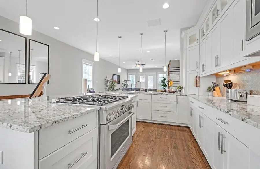 402 W 28th Street, Houston, TX 77008 - #2